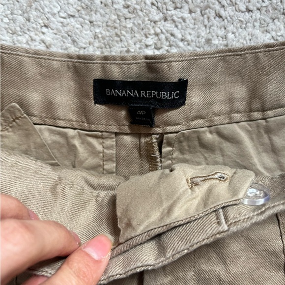 Banana republic linen camel colour shorts. never worn but no tags. - Picture 2 of 2